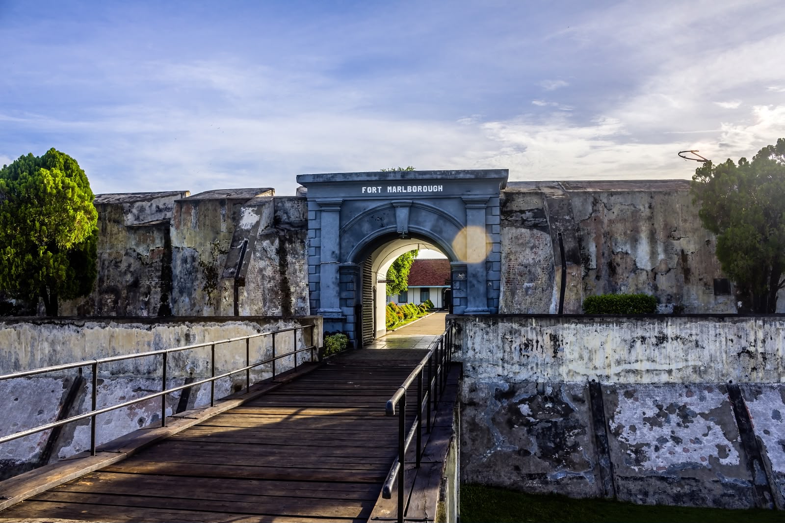 Benteng Malborough 2